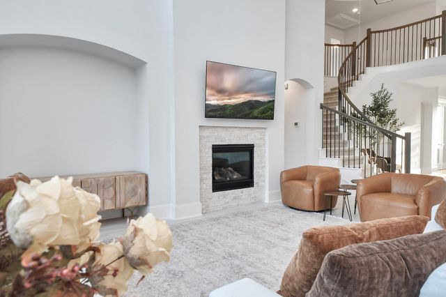 1935 Golden Leaf Dr — Sienna Sec 30