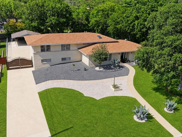 109 ATWATER DR — CASTLE HILLS