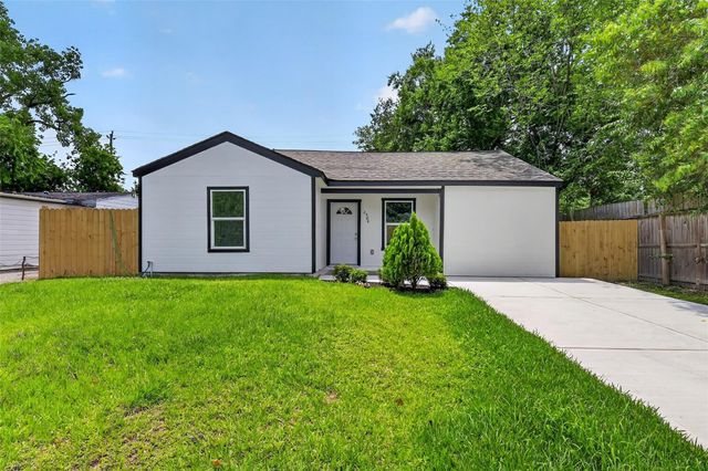 2504 Windsor Ln — Red Bluff Terrace Sec 04