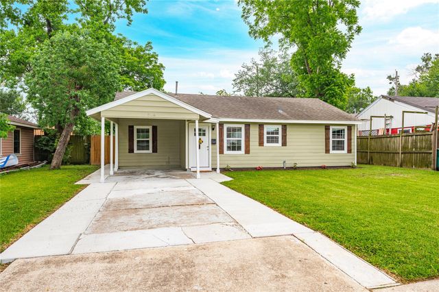 504 Burke Rd — Red Bluff Terrace Sec 04