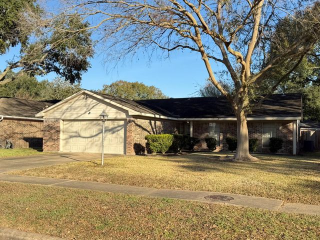 1802 Eastfield Dr — Thunderbird North