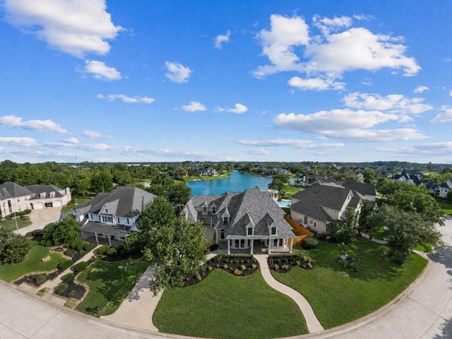 15307 Hilltop View Dr — Rock Creek