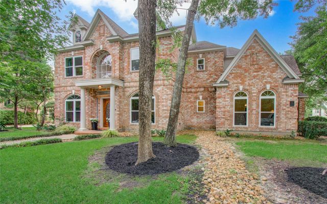 2 English Glade Ct #2 — Wdlnds Village Panther