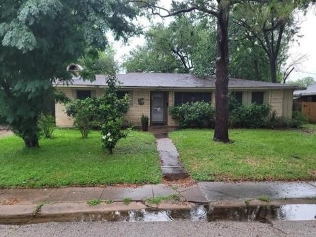 2109 Oaks Dr — Vince Heights Sec 03