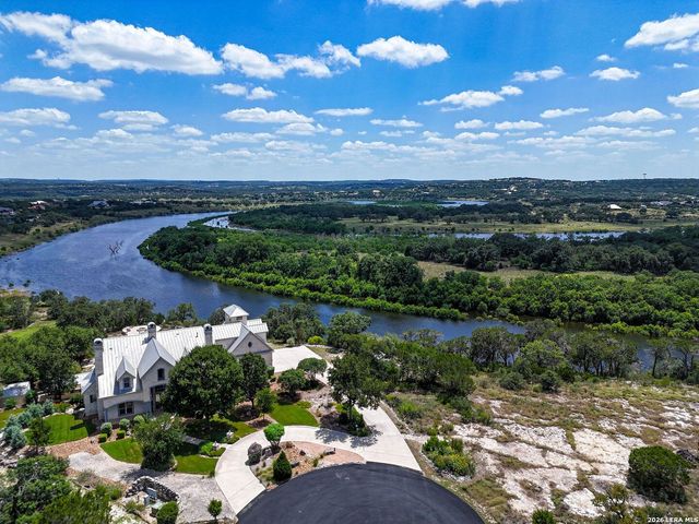 209 River Cliff Place — MYSTIC SHORES