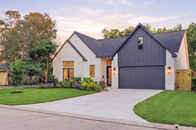2023 Viking Dr Dr — Oak Forest