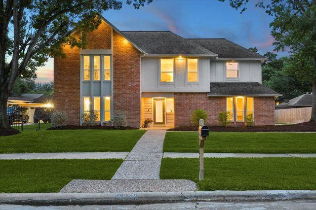 15722 Brookvilla Dr — Brook Forest