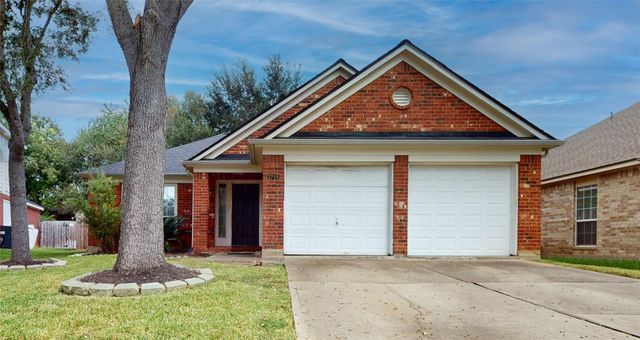 3718 Pelican Lake Dr — Waterside Estates Sec 9