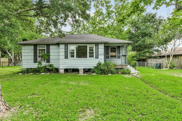 2404 Pearland Ave — Pearland