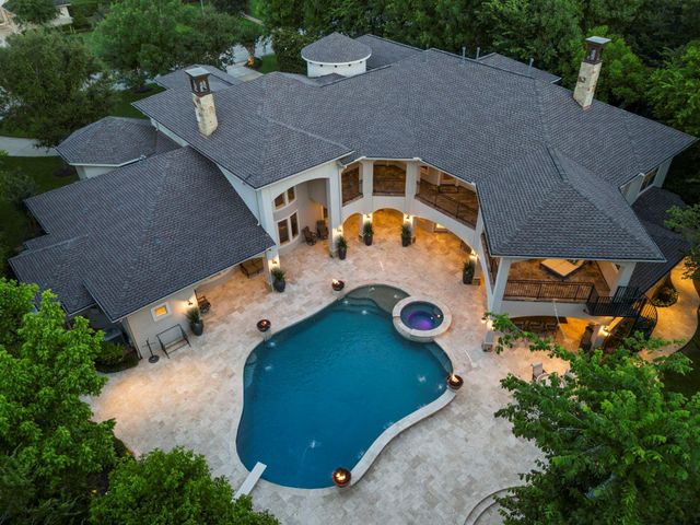 7 Oak Walk — Sienna