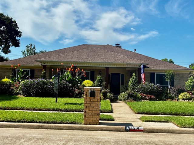 4514 Shaun Dr — Sha-D-Ree Villas