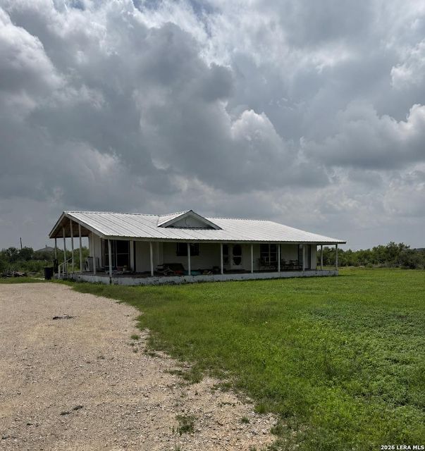 3030 County Road 4516 — CASTROVILLE WEST