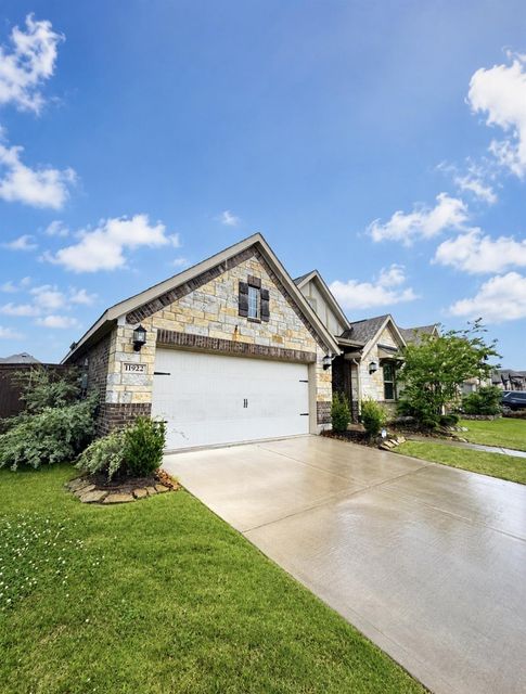 11922 Radura Rd — Groves Sec 33
