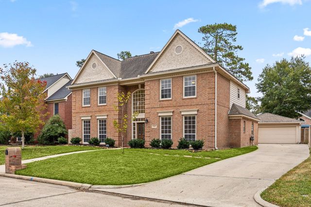 3614 Valley Chase Dr — Greentree Village
