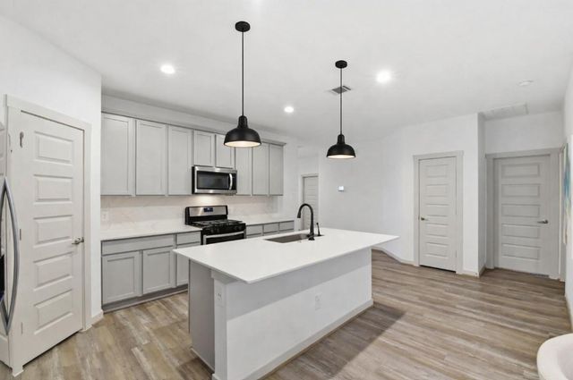 19035 Denstone Cliff Way — LAKEVIEW RETREAT
