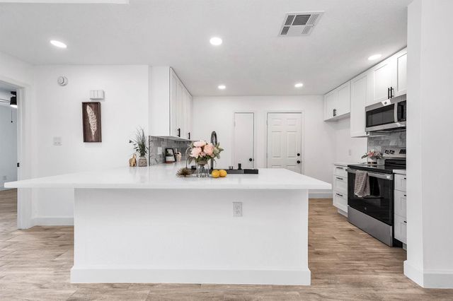 5323 King Richard Dr — Katyland Sec 03