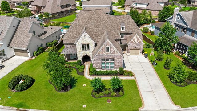2033 Bluestem Dr — Stillwater