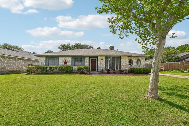 4418 Saffron Ln — Forest Bend