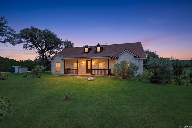 124 Majestic Oaks Dr — SOUTHERN OAKS