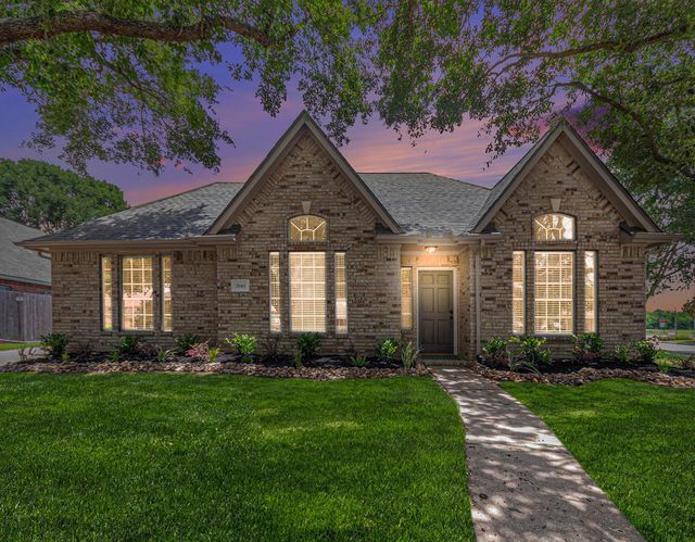 7643 Rainbow Bend Dr — Village Grove East Sec 02