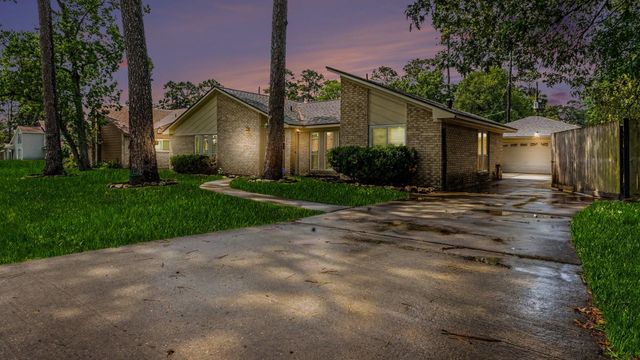 9907 Pinehurst St — Pinehurst