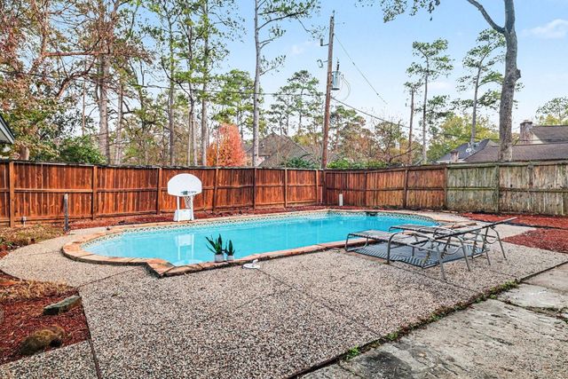 9530 Arcade Dr — Champion Forest