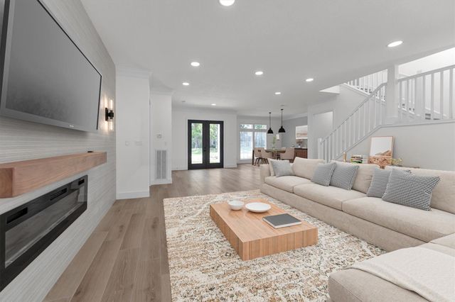 30 E Wedgemere Cir — Wdlnds Village Cochrans Cr 11