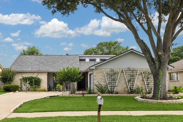 1903 Mustang Springs Dr — Thunderbird North