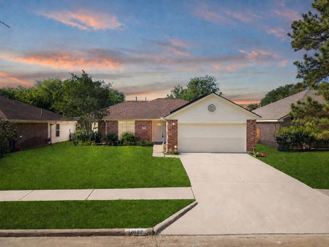 17027 Clan Macintosh Dr — Westglen Prcl