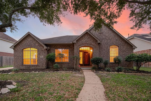 1608 Spring Glen Ln — The Lakes At Highland Glen Sec
