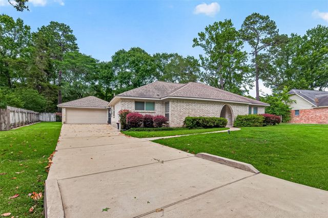 737 Holly Springs Dr — River Plantation