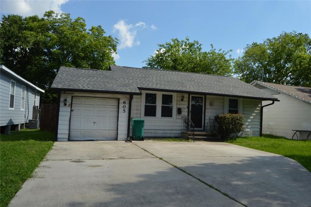 605 Maple Ave — Inland Harbor