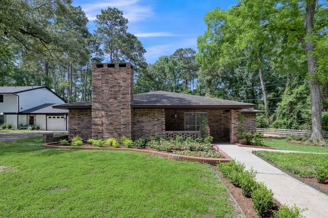117 Broken Bough Ln — Forest Estates