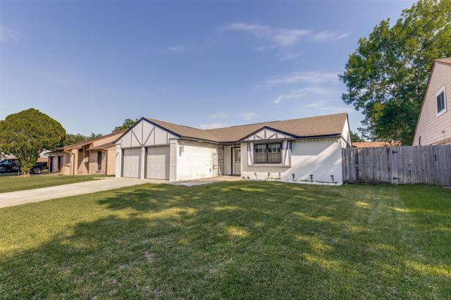 1127 Gentle Bend Dr — Hunters Glen