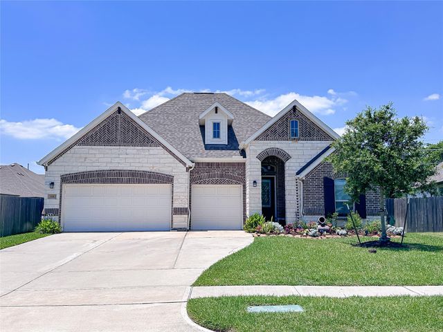 535 Campbell Dr — Westwood