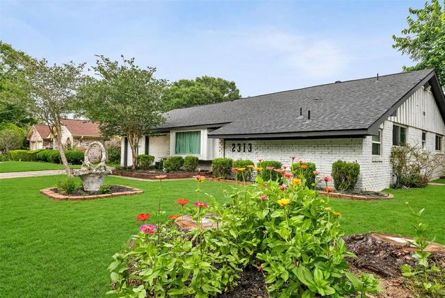 2313 Cedar St — Willowcrest Pearland