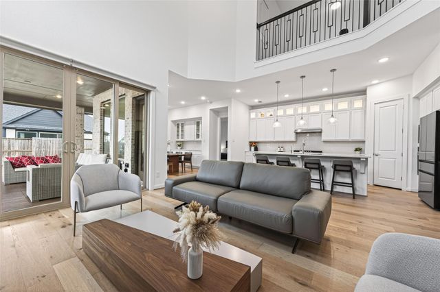 2318 Precision Ln — Cane Island