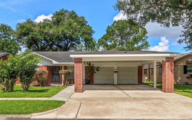 1806 Burke Rd — Clear Brook