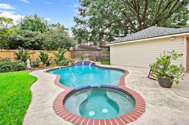10510 Pearl Dr — Winchester Country Trails 04