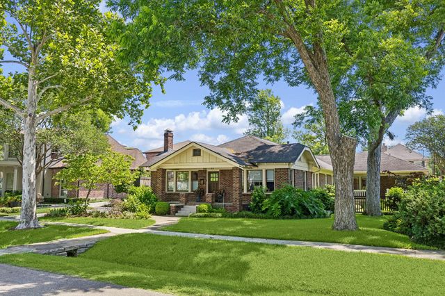 916 Arlington St — Houston Heights