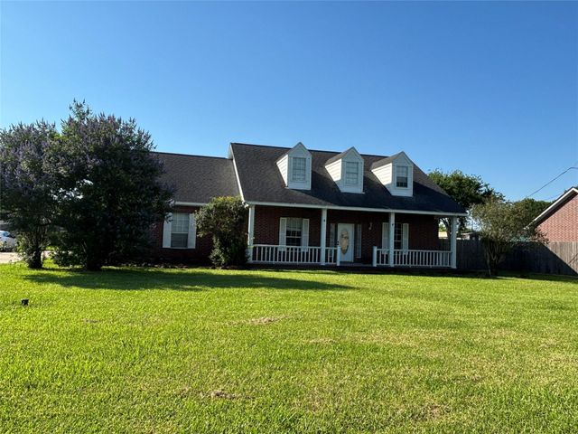 211 Oaks Grande Dr — Oak Grande
