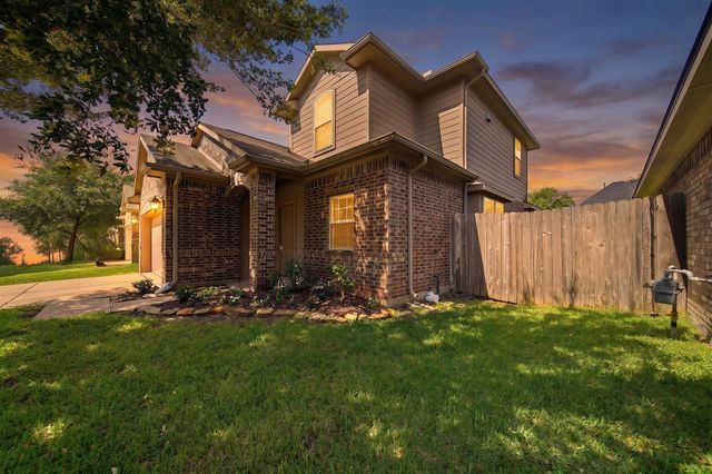 2716 Sunshade Ct — Parkside At Pearland