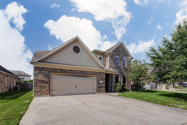 19114 Cardinal Grove Ct — Villages/Cypress Lakes Sec 8