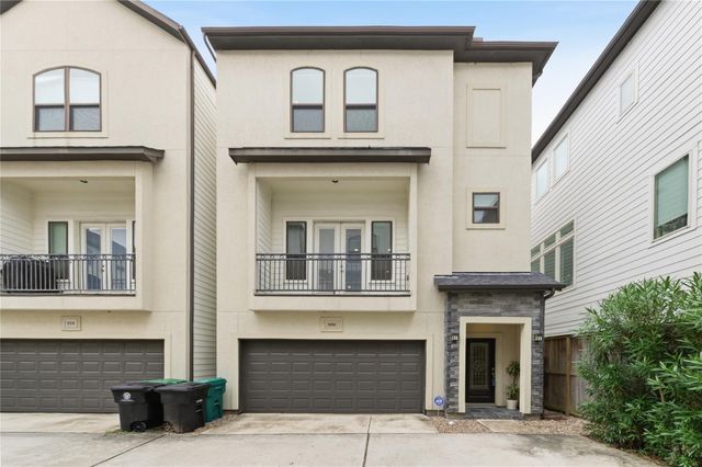 960 W 24th St — Heights Lndg