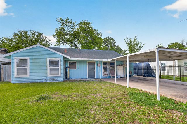 919 Christine St — Oak Meadows Sec 01