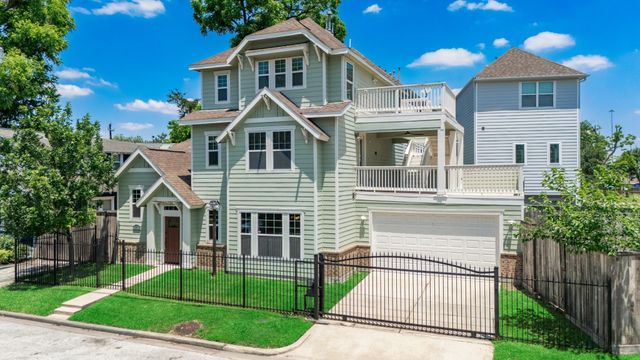 6621 N Main St — Sunset Heights Add