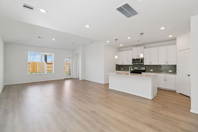 6013 Mockingbird Lodge Ln — Massey Oaks Village