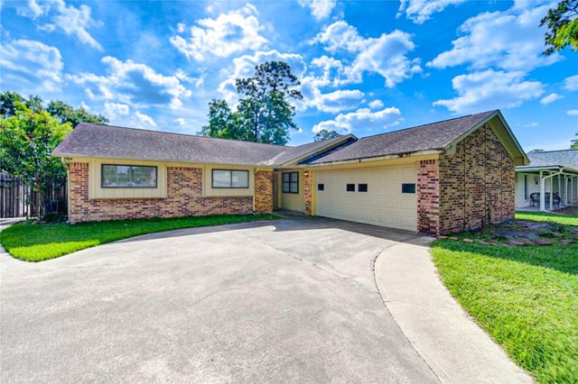 7306 Cottonwood Dr — Pinehurst Sub