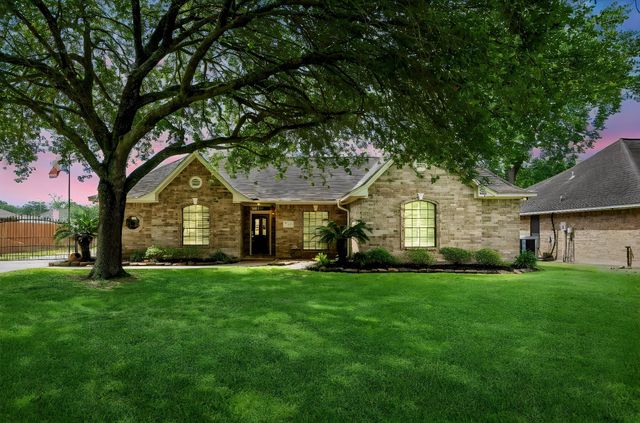 302 River Oaks Dr — River Oaks Sub