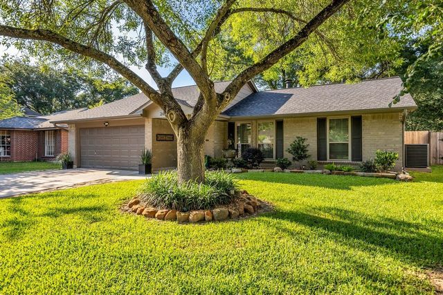 2627 Clear Ridge Dr — Sherwood Trails